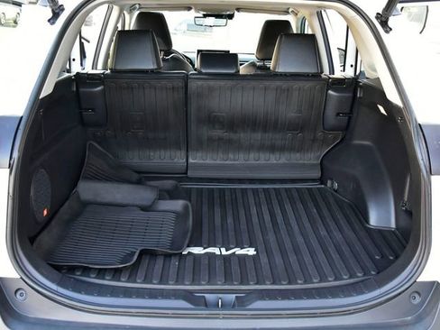 Certified 2021 Toyota RAV4 XLE Premium AWD/4WD image 33