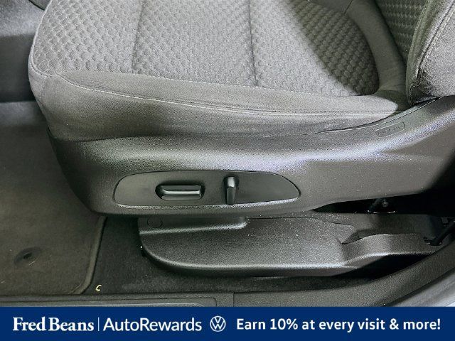 Used 2017 GMC Acadia SLE w/ Driver Alert Package I FWD image 24