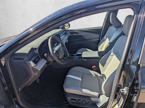 Used 2026 Toyota Camry SE w/ Convenience Package image 4