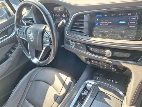 Used 2024 Buick Enclave Premium image 32
