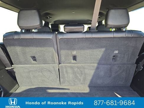 Used 2024 Jeep Wagoneer Series III AWD/4WD image 19