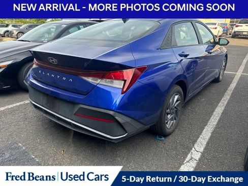 Used 2024 Hyundai Elantra SEL FWD image 3