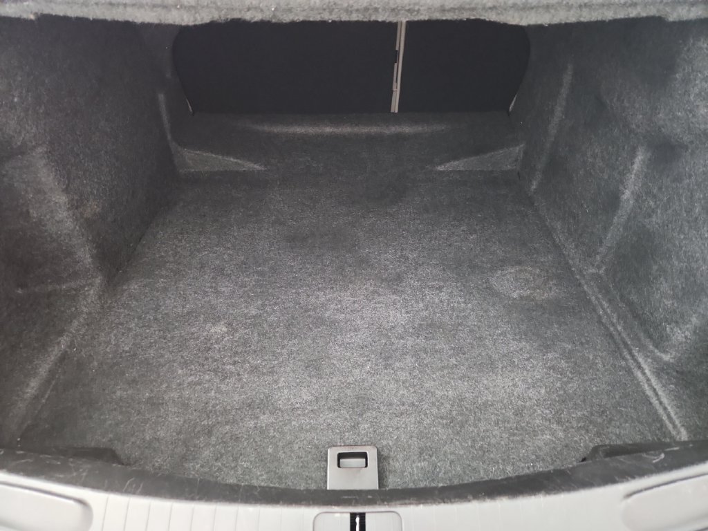 Used 2018 Chevrolet Impala LT FWD image 17