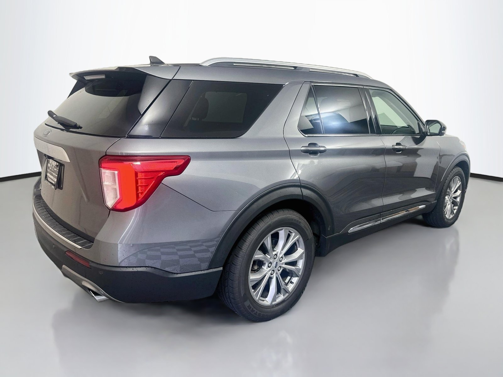 Used 2022 Ford Explorer Limited w/ Equipment Group 301A RWD image 7