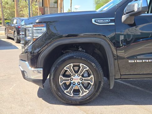 Used 2025 GMC Sierra 1500 SLT AWD/4WD image 9