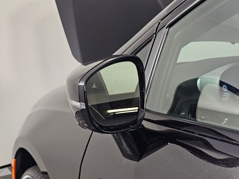 New 2026 Chrysler Pacifica Limited w/ Uconnect Theater Family Group image 12