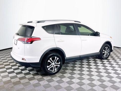 Used 2018 Toyota RAV4 LE image 8