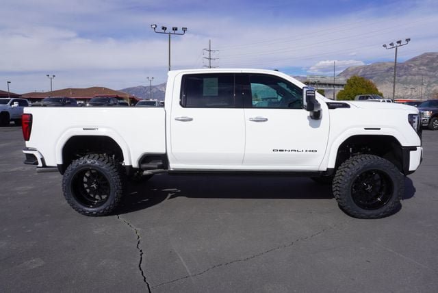 Used 2026 GMC Sierra 3500 Denali Ultimate AWD/4WD image 17