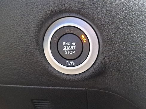 New 2026 Chrysler Pacifica Select w/ S Appearance Package image 23