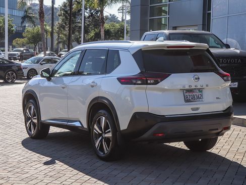 Used 2021 Nissan Rogue SL image 10