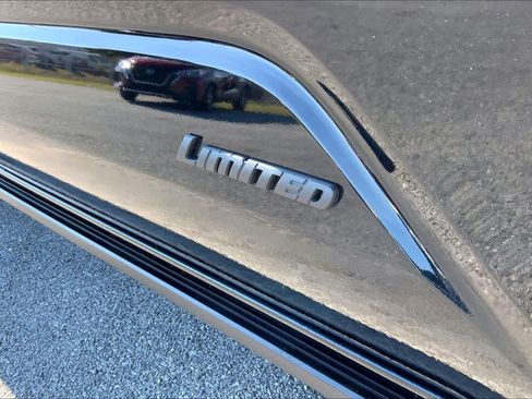 Used 2025 Toyota Tacoma Limited image 9