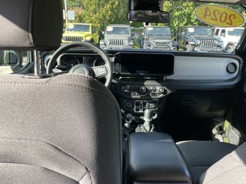 Used 2024 Jeep Wrangler Sport S image 26