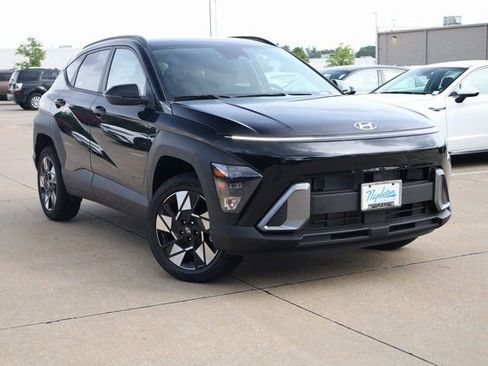 New 2025 Hyundai Kona SEL image 2