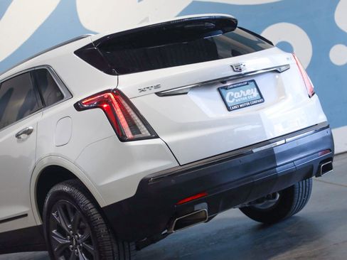 Used 2018 Cadillac XT5 Luxury w/ LPO, Black Ice Package FWD image 24
