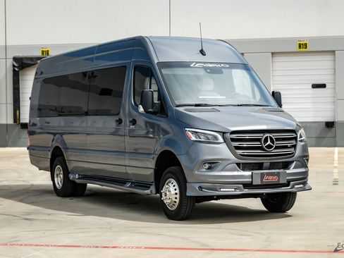 Used 2023 Mercedes-Benz Sprinter 3500 image 22
