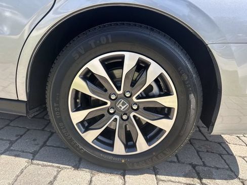 Used 2024 Honda Odyssey EX-L image 11