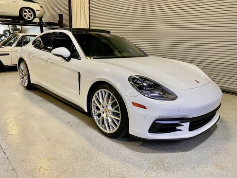 Used 2017 Porsche Panamera 4S AWD/4WD image 6