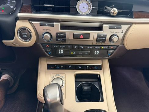 Used 2017 Lexus ES 350 w/ Luxury Package FWD image 56