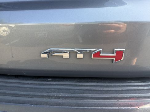 Used 2022 GMC Yukon XL AT4 AWD/4WD image 37