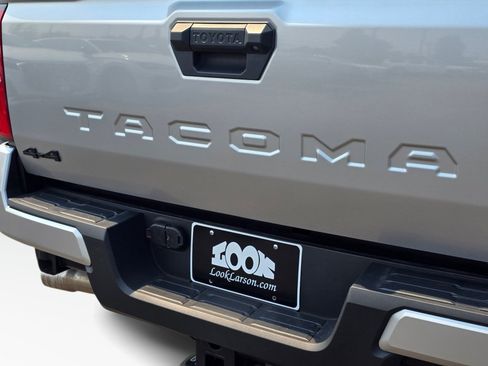 Used 2024 Toyota Tacoma TRD Off-Road AWD/4WD image 31