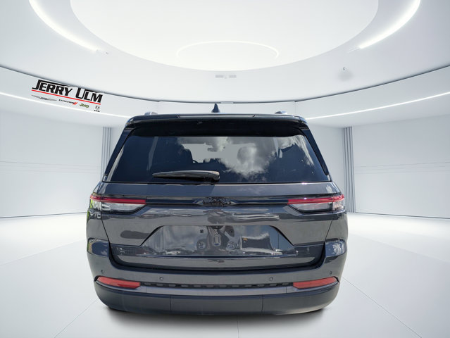 New 2026 Jeep Grand Cherokee Altitude RWD image 4