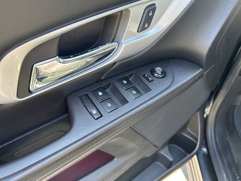 Used 2017 GMC Terrain SLE image 9