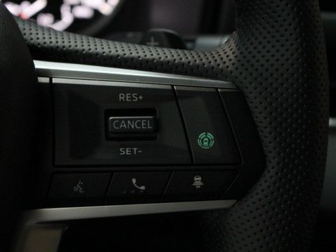 New 2025 Mitsubishi Outlander SE image 10