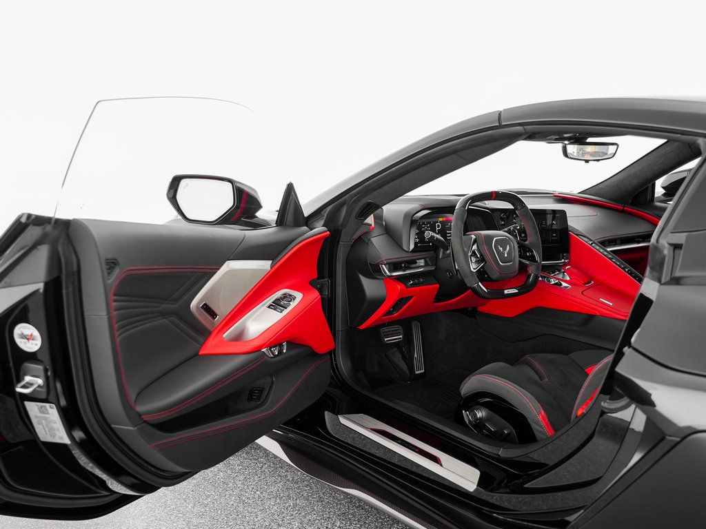 Used 2024 Chevrolet Corvette Z06 w/ Z07 Performance Package RWD image 12