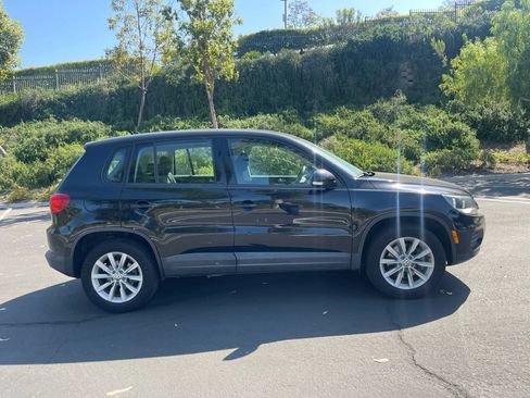Used 2017 Volkswagen Tiguan S FWD image 6