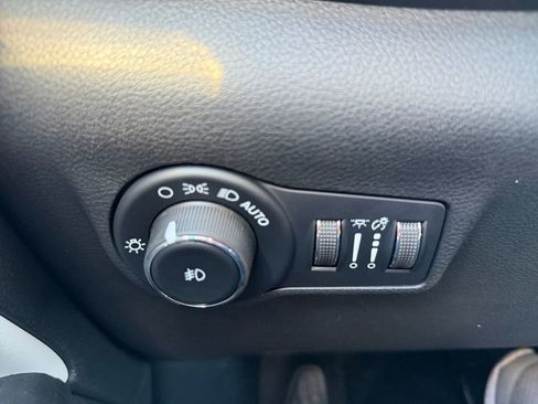 New 2026 Jeep Compass Limited w/ Sun, Sound & Navigation Group image 18