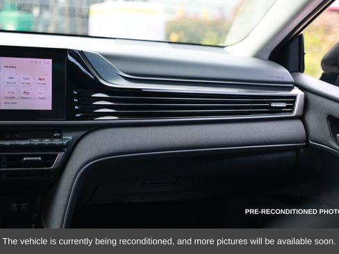 Used 2025 Toyota Camry LE w/ Convenience Package image 25