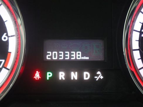 Used 2016 Dodge Grand Caravan SXT FWD image 34