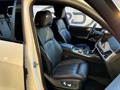 Used 2024 BMW X7 M60i w/ Executive Package image 8