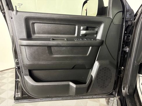 Used 2022 RAM 2500 Tradesman w/ Chrome Appearance Group AWD/4WD image 18