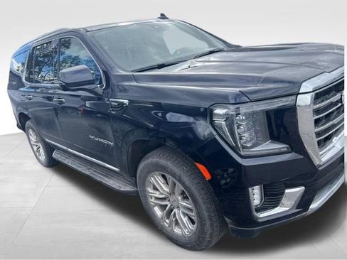 Used 2022 GMC Yukon SLT w/ SLT Luxury Package image 5