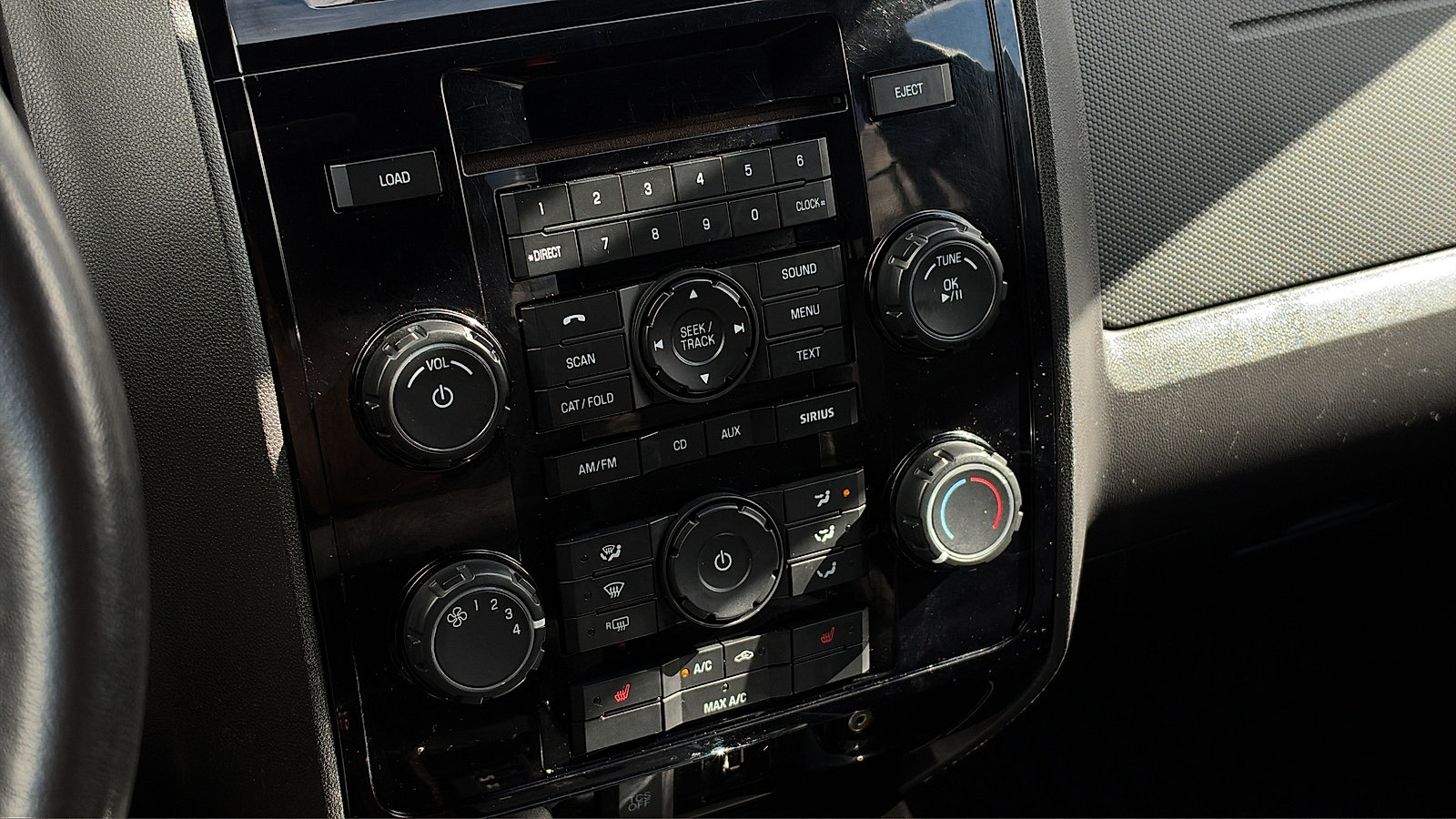 Used 2011 Ford Escape Limited AWD/4WD image 14