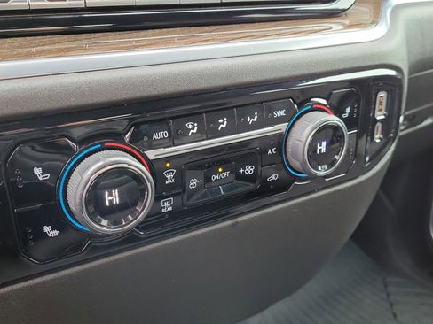 Used 2022 Chevrolet Silverado 1500 LT image 22