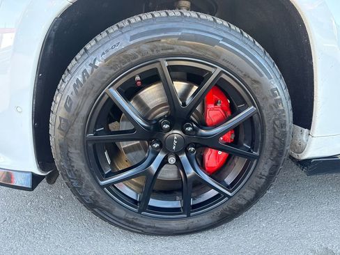 Used 2020 Jeep Grand Cherokee SRT image 10