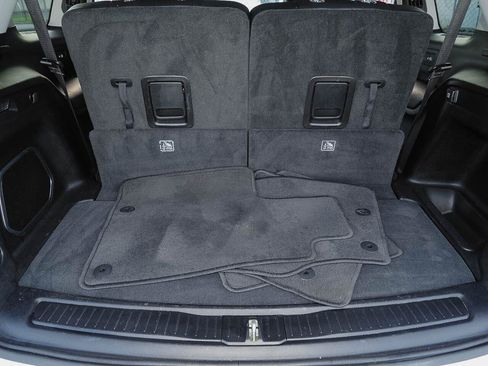 Used 2023 Jeep Grand Cherokee L Limited AWD/4WD image 9