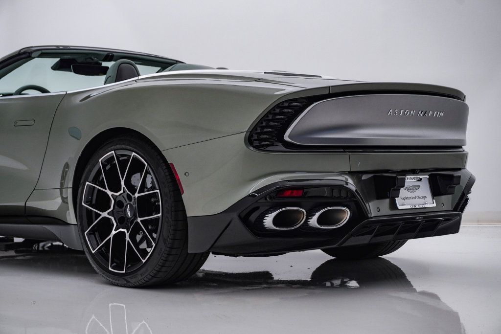 Used 2026 Aston Martin Vanquish Convertible RWD image 13