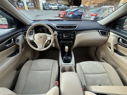 Used 2015 Nissan Rogue S image 9