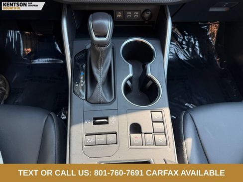 Used 2025 Toyota Highlander XLE AWD/4WD image 21