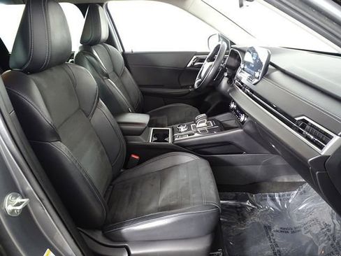 Used 2022 Mitsubishi Outlander SE image 16