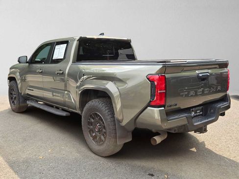 Used 2024 Toyota Tacoma TRD Sport w/ TRD Sport Premium Package AWD/4WD image 5