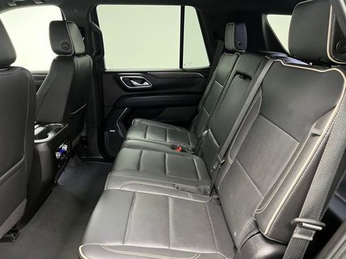 Used 2024 GMC Yukon SLT AWD/4WD image 45