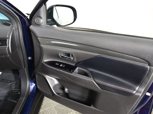Used 2020 Mitsubishi Outlander LE AWD/4WD image 40