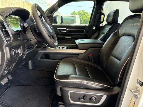 Used 2025 RAM 1500 Laramie AWD/4WD image 15