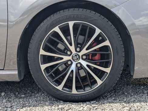 Used 2019 Toyota Camry SE FWD image 11