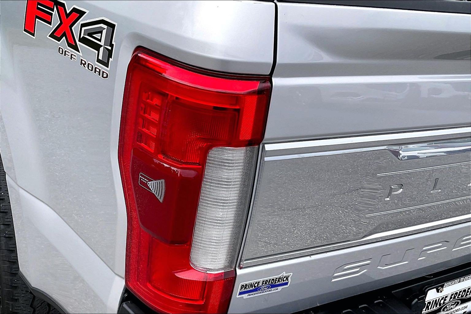 Certified 2017 Ford F250 Platinum w/ Platinum Ultimate Package AWD/4WD image 29