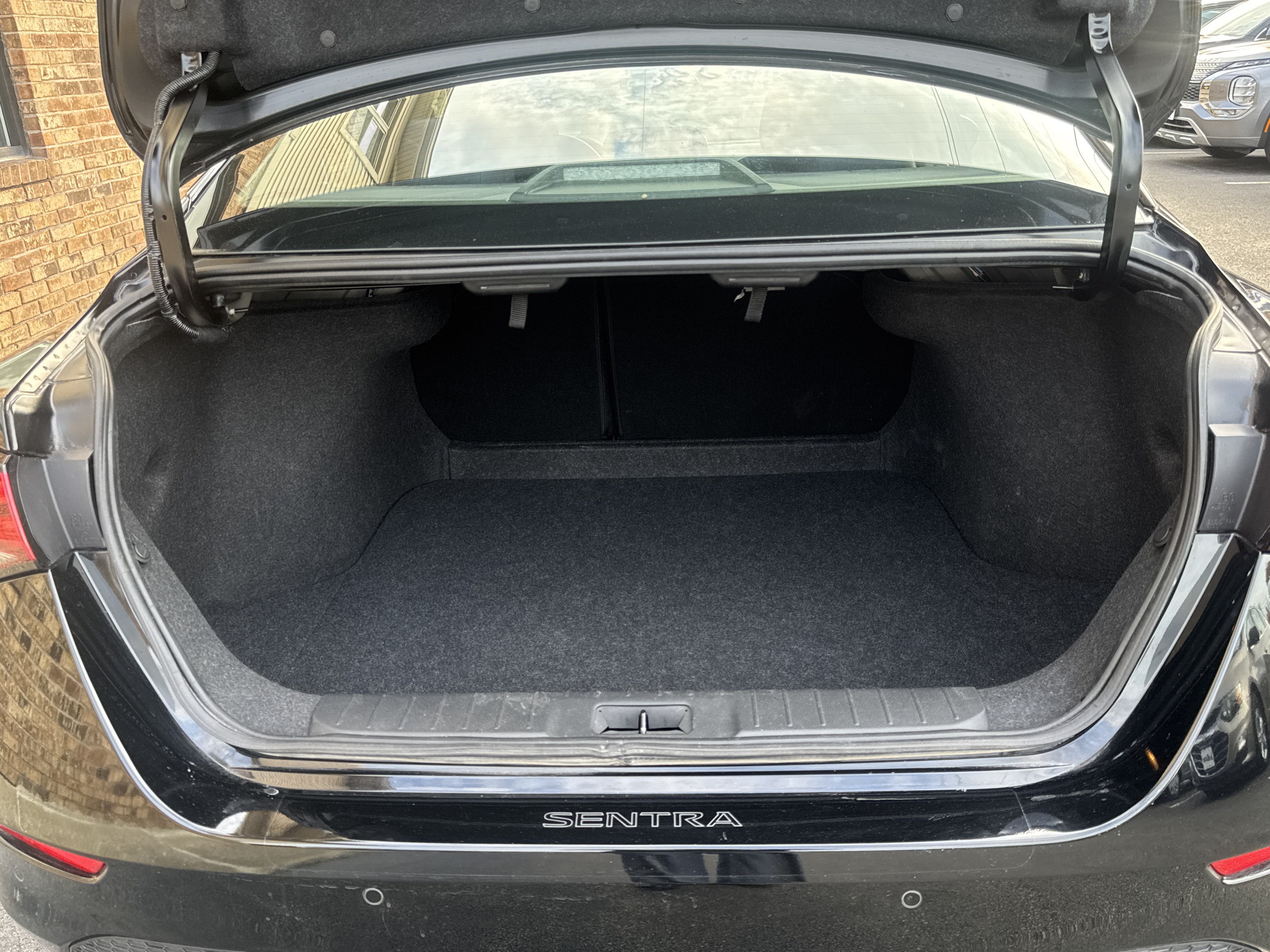 Used 2023 Nissan Sentra SV w/ All-Weather Package FWD image 11